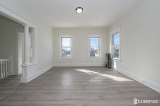 Building Photo - 377 Delavan St