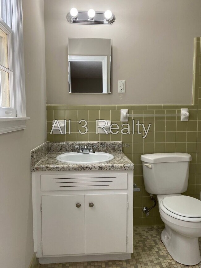 Building Photo - 306 Oakwild Dr