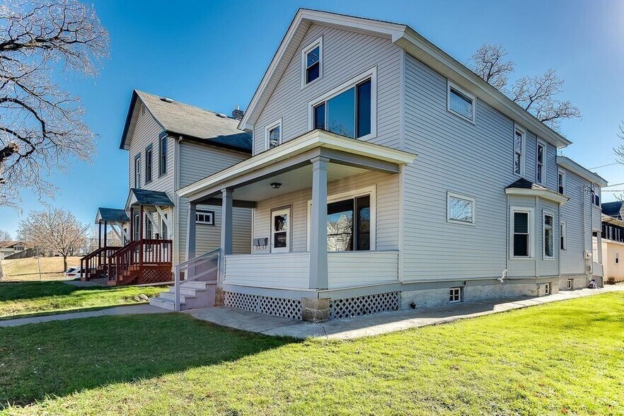 Building Photo - 734 Sims Ave