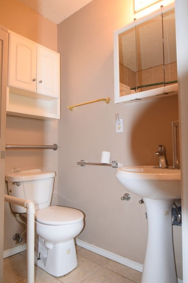 Building Photo - 2307 Onyx Cir