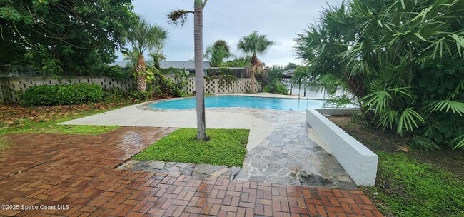 Building Photo - 109 Vía Havarre