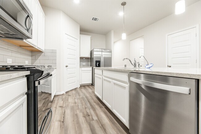 Building Photo - 13118 Everpine Trl