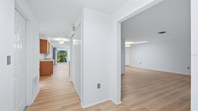 Building Photo - 1329 Nantucket Rd
