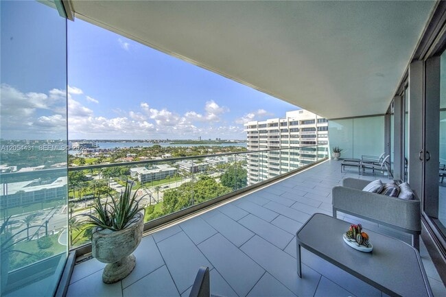 Building Photo - 10203 Collins Ave