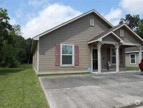 Building Photo - 617 N Vionett Ln