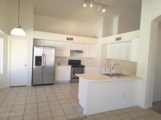 Building Photo - 3402 E Oraibi Dr