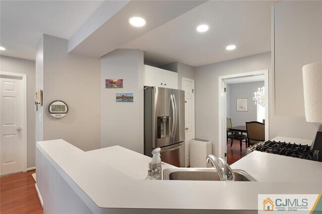 Building Photo - 160 Buttonwood Dr