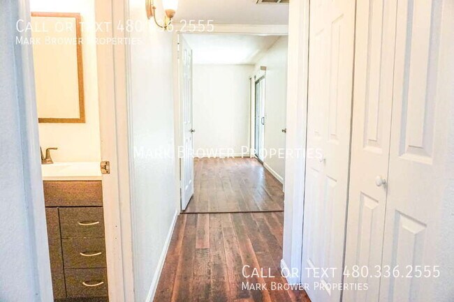 Building Photo - 909 W Bell De Mar Dr