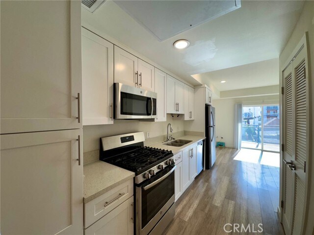 Building Photo - 1025 S Berendo St