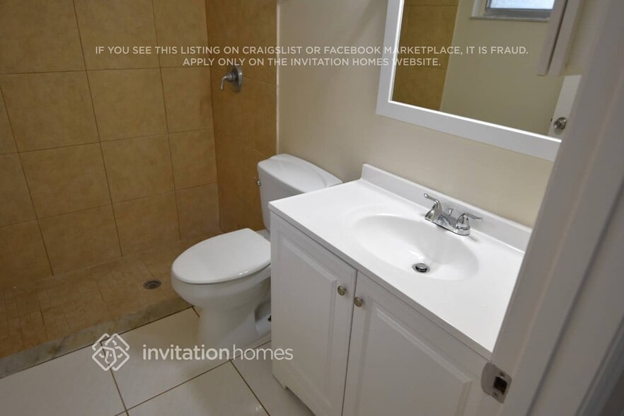 Building Photo - 785 SW Belmont Cir