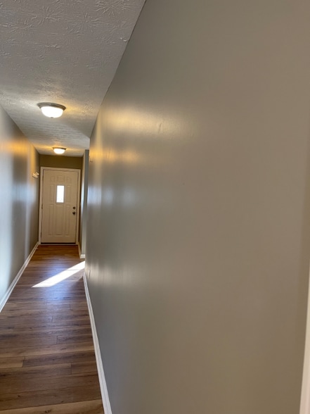 Building Photo - 160 Red Hawk Dr