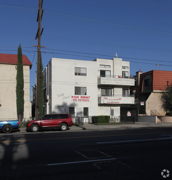 Building Photo - Valle Crest