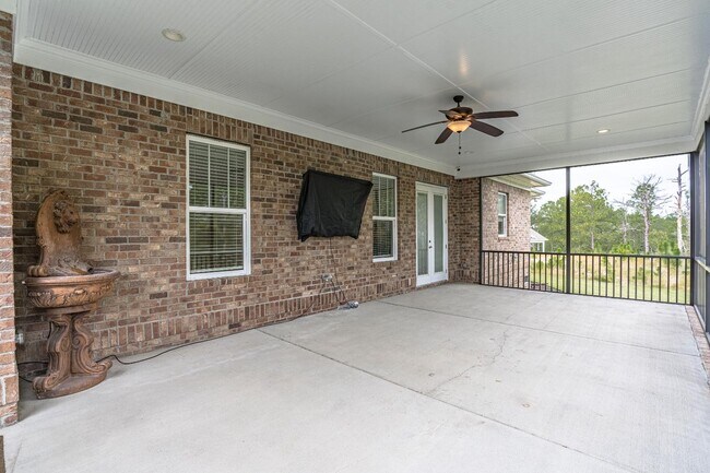 Building Photo - 213 Yellow Jasmine Dr
