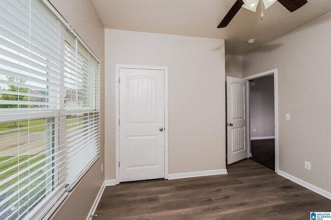 Building Photo - 5009 Bella Ct