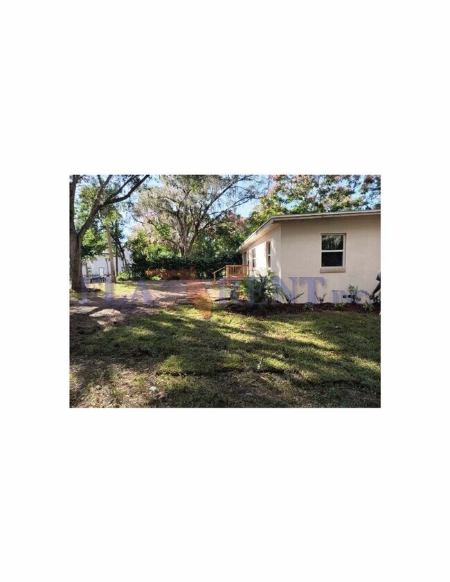 Building Photo - 4/2 Bungalow in Geneva!!