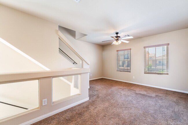Building Photo - Upgraded Tri-Level Home on a Cul-de-Sac Lot in Southwest