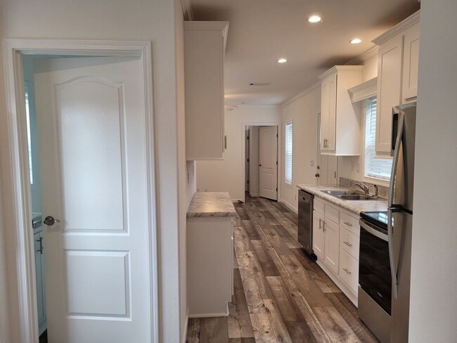 Building Photo - 5600 Jennie St