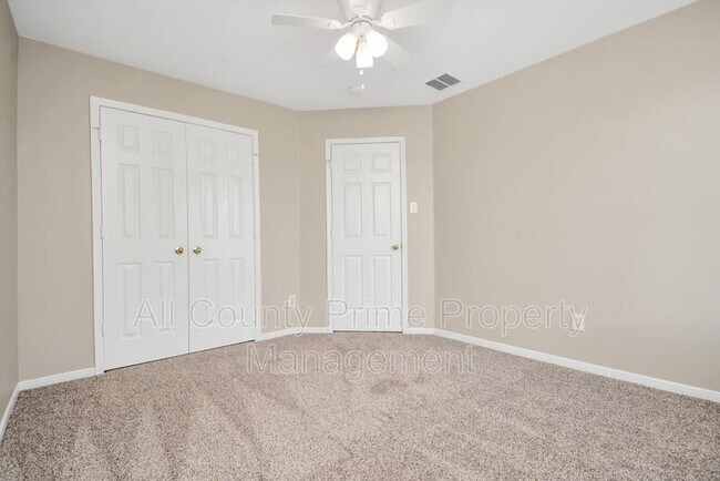 Building Photo - 21910 Willow Shade Ln