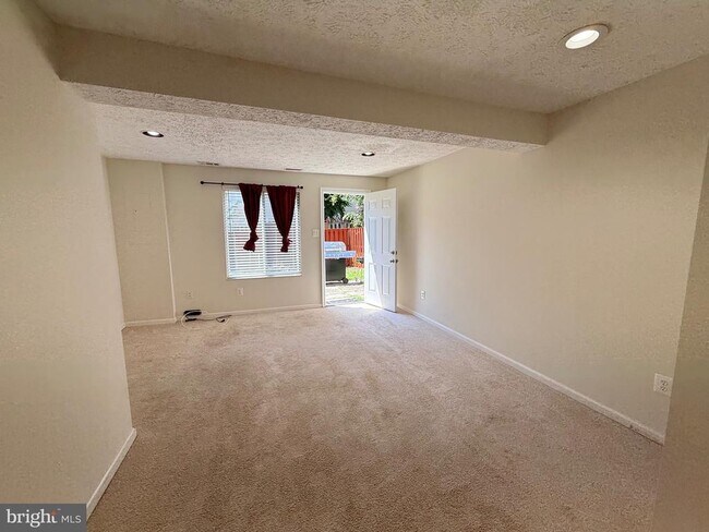 Building Photo - 8577 Blackfoot Ct