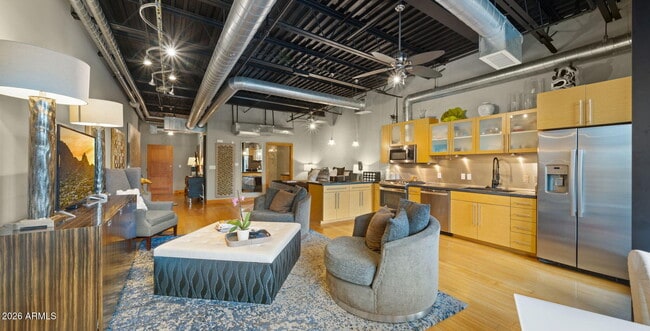Building Photo - 4020 N Scottsdale Rd