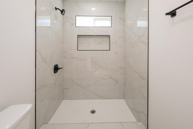 Building Photo - 8218 Casa Verde Rd