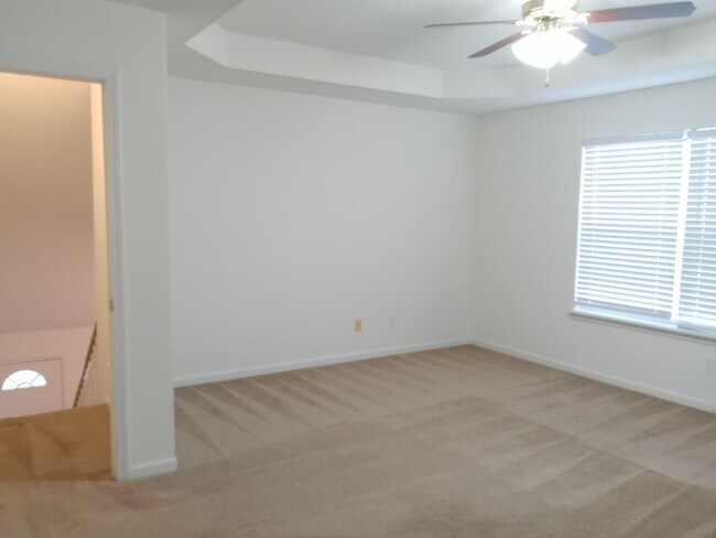 Building Photo - 5013-5015 Carrie Ridge Dr.