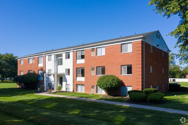Building Photo - Tecumseh Apartments & Townhomes