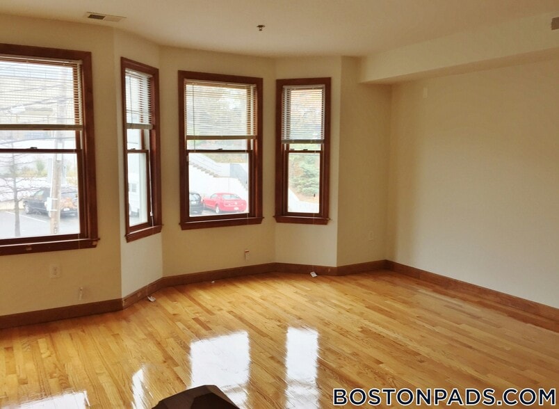 Building Photo - 102 Allston St