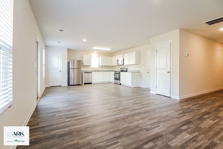 Building Photo - 17 Carters Grn Dr