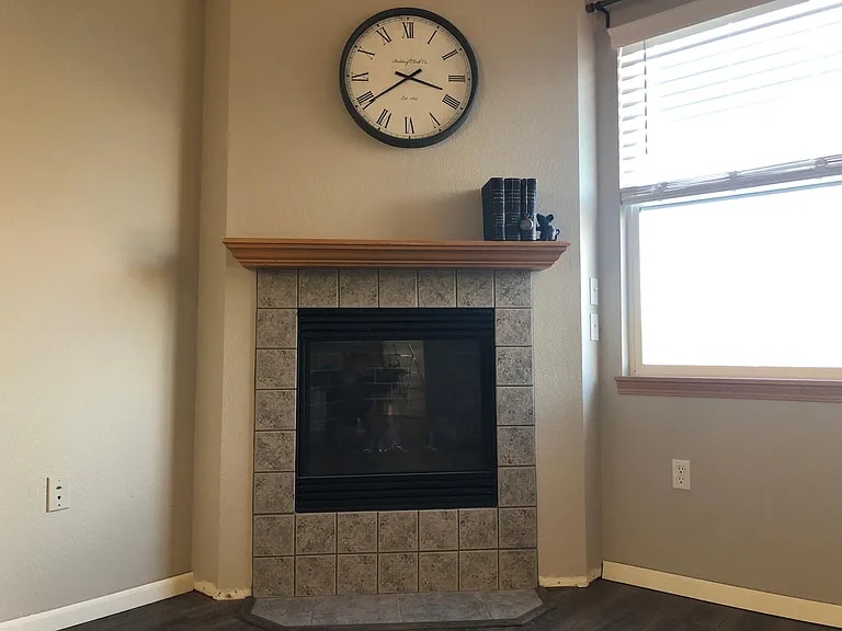 Building Photo - 4245 Boardwalk Dr