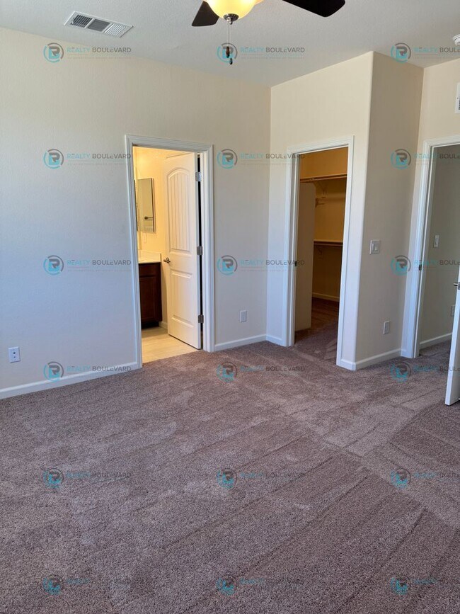 Building Photo - Modern Comfort and Convenience: Stylish 2-...