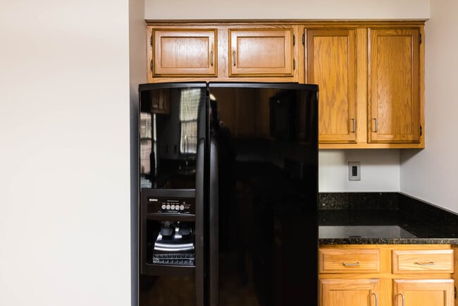 Building Photo - 6085 Tara Hill Dr