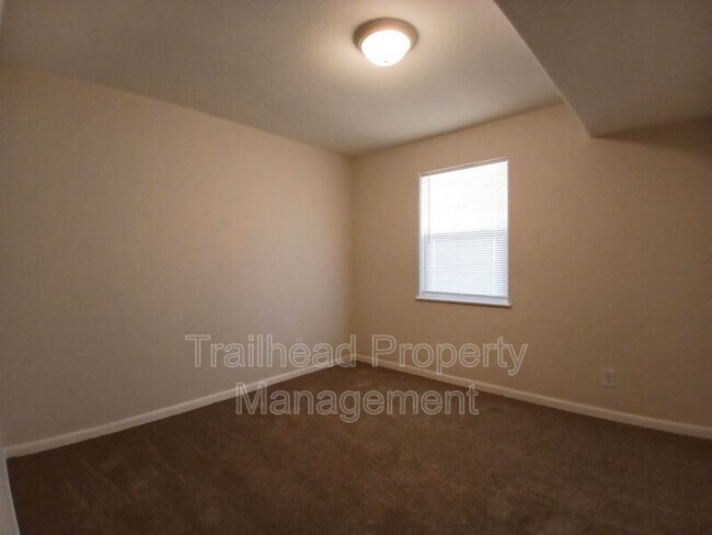 Building Photo - 1100 N Noland Rd