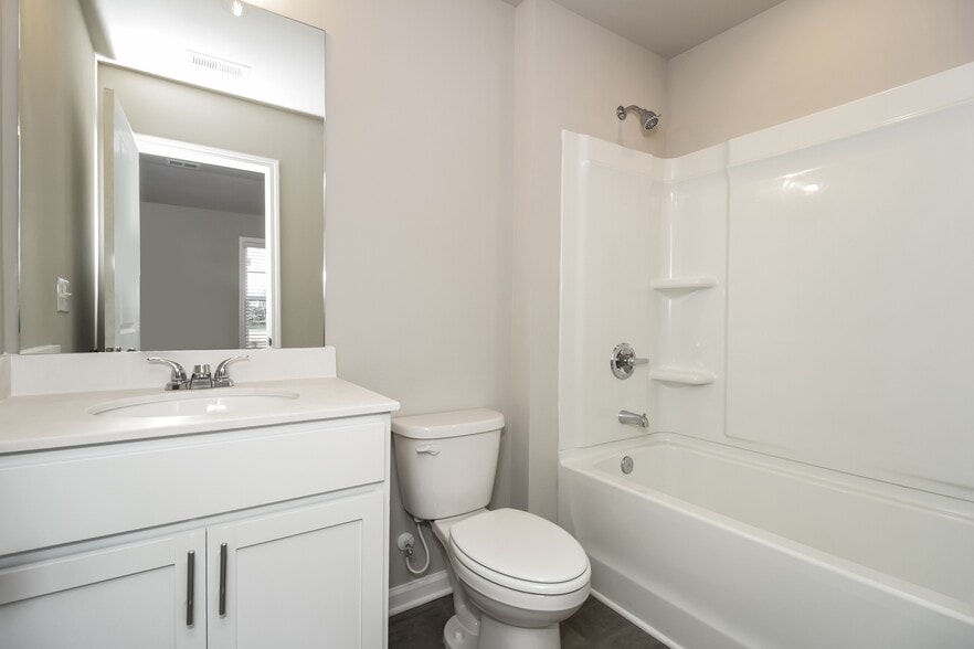 Building Photo - 588 Elliston Pl