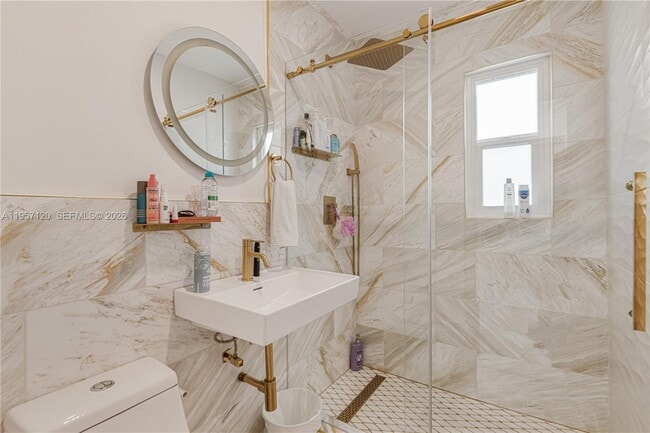 Building Photo - 7235 SW 39th St