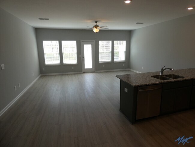 Building Photo - 5707 Dockside Dr