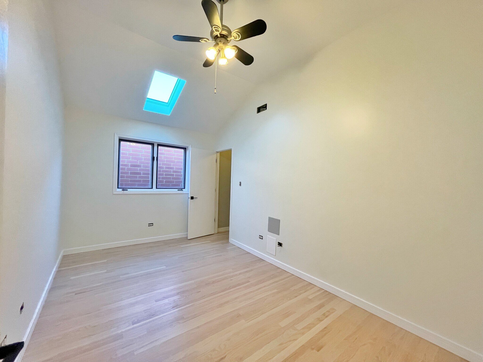 Building Photo - 516 S Campbell Ave