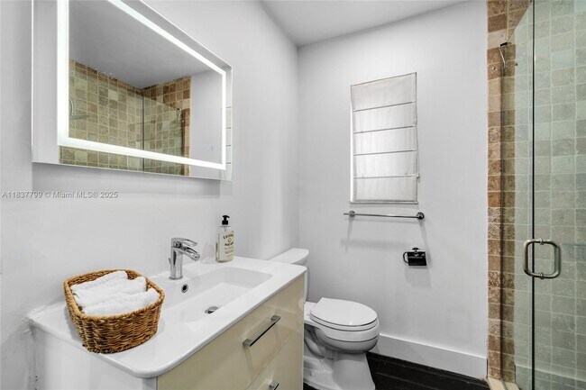 Building Photo - 110 3rd San Marino Terrace