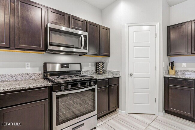 Building Photo - 12580 Arrow Weed Dr