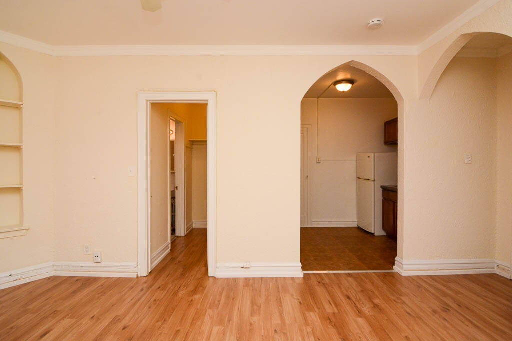 Building Photo - 4834 N Damen Ave