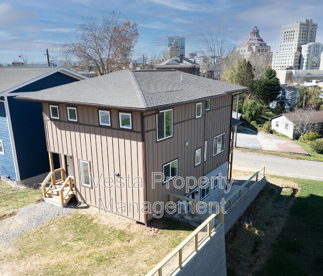 Building Photo - 49 Hazzard St