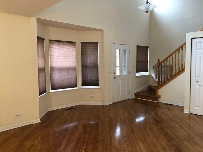 Building Photo - 611 Arrowwood Ct