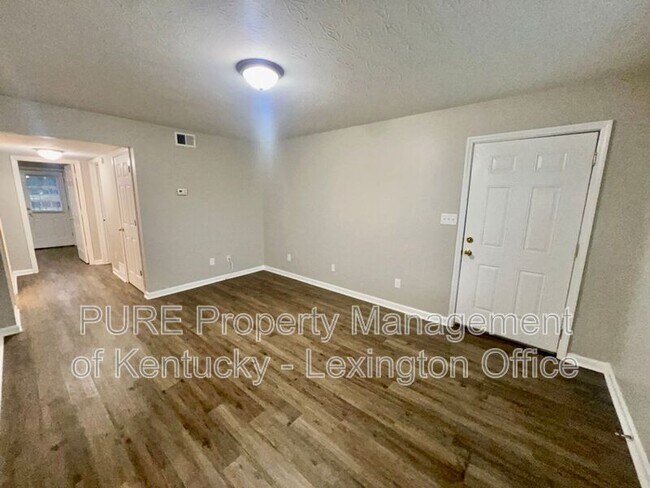 Building Photo - 276 Grinder Ct