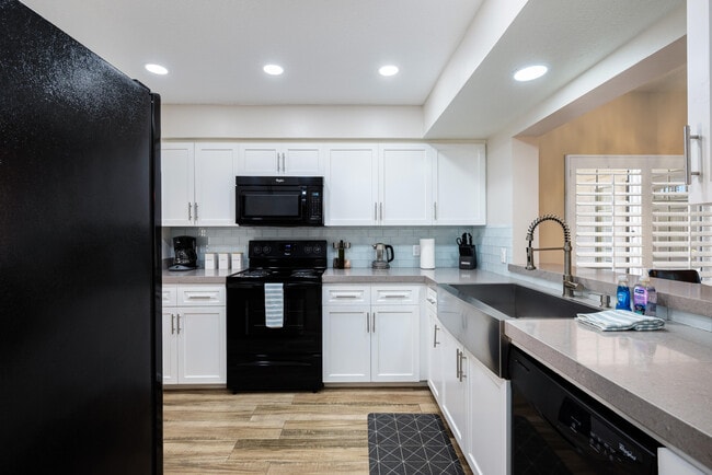 Building Photo - 139 Villa Ct