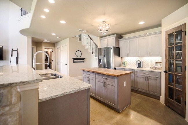 Building Photo - 108 Quail Run