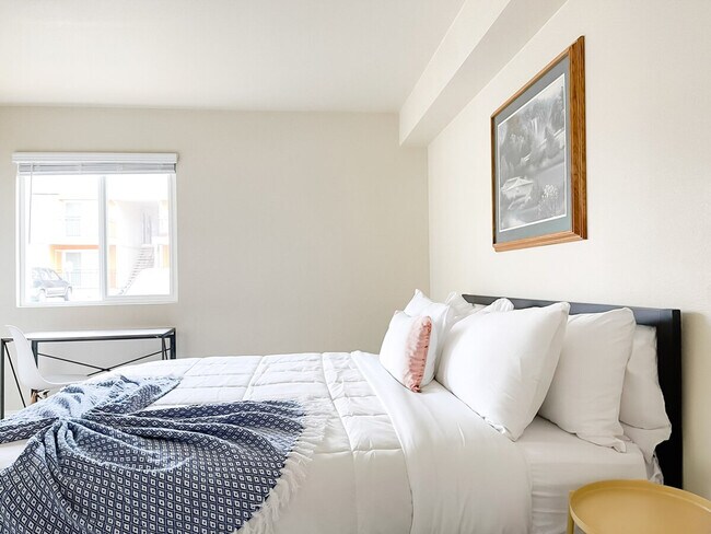 Building Photo - 12701 N Pennsylvania Ave