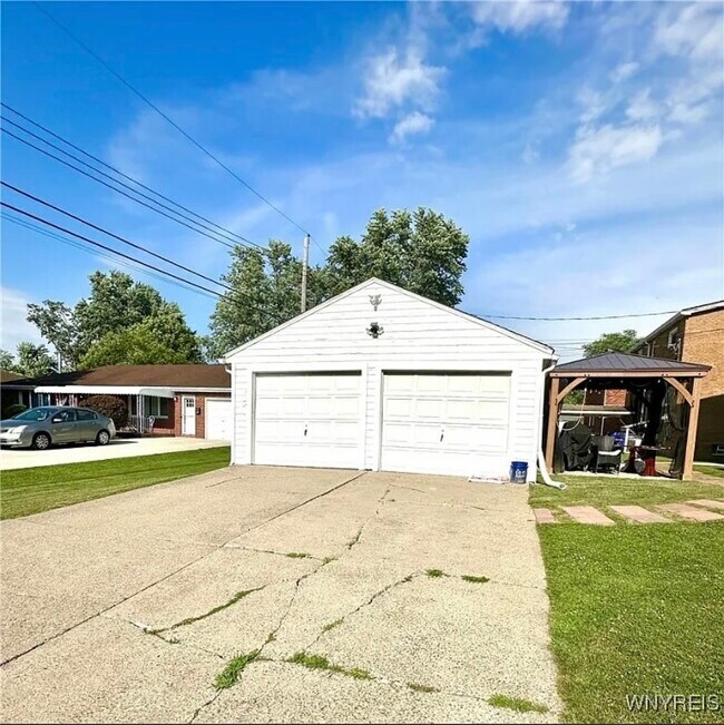 Building Photo - 93 Century Dr