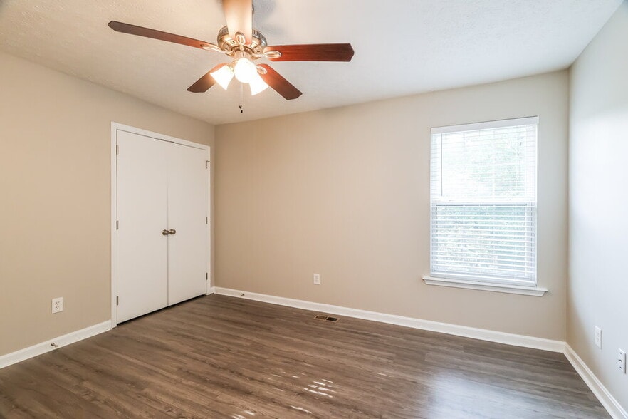 Building Photo - 4321 Willowview Blvd