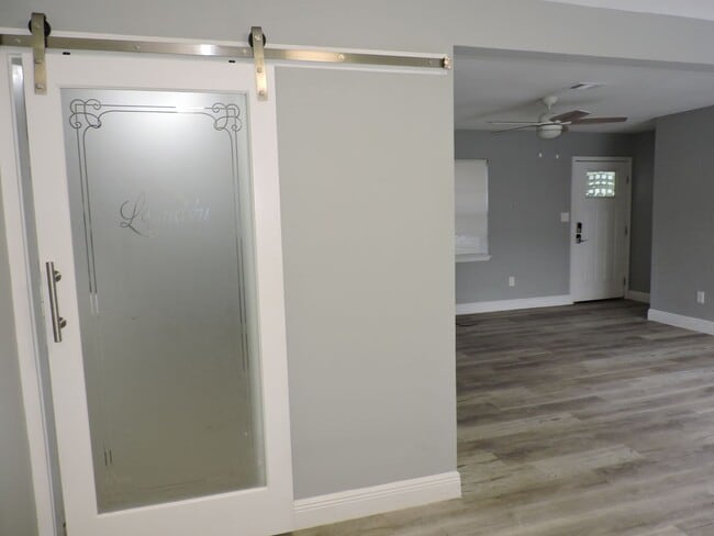 Building Photo - Beautifully updated home!