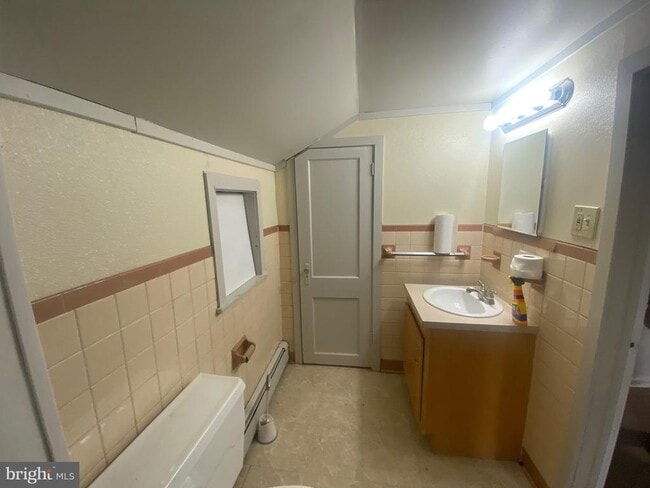 Building Photo - 498 OLD PHILA PI